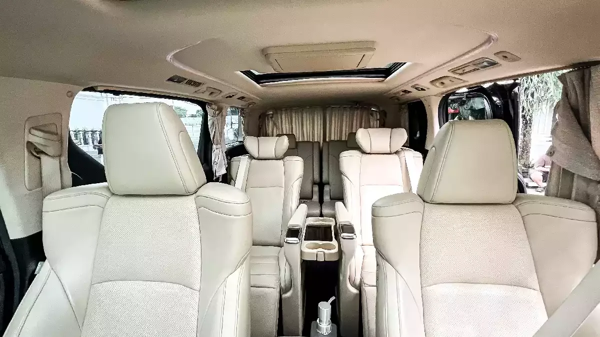Toyota Alphard captain seats and cabin interior